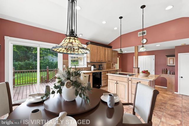 2084 DUTTON MILL RD, Newtown Square, PA 19073