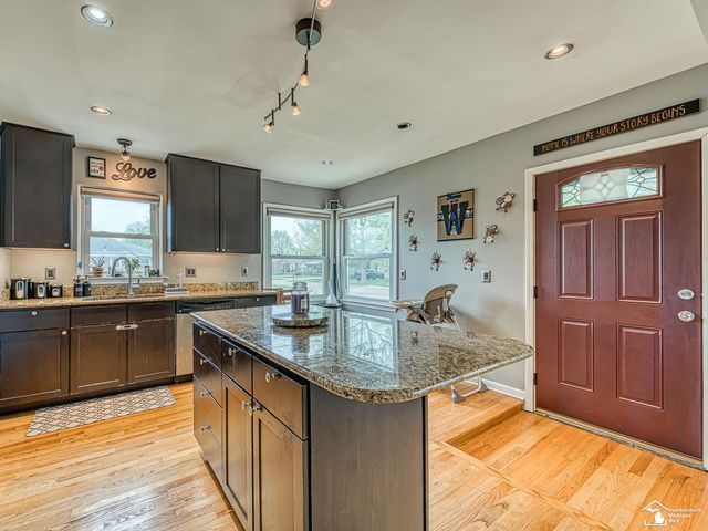 15351 Richmond Street, Southgate, MI 48195