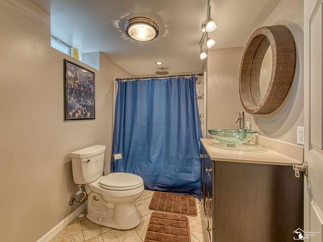 15351 Richmond Street, Southgate, MI 48195
