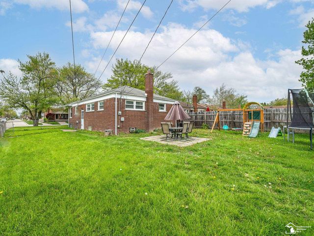 15351 Richmond Street, Southgate, MI 48195
