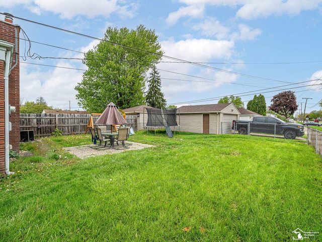 15351 Richmond Street, Southgate, MI 48195
