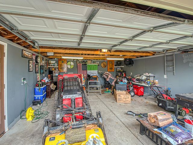 15351 Richmond Street, Southgate, MI 48195