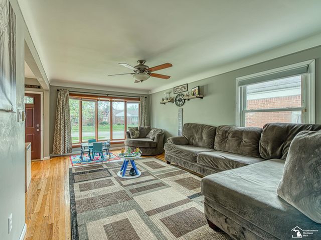 15351 Richmond Street, Southgate, MI 48195