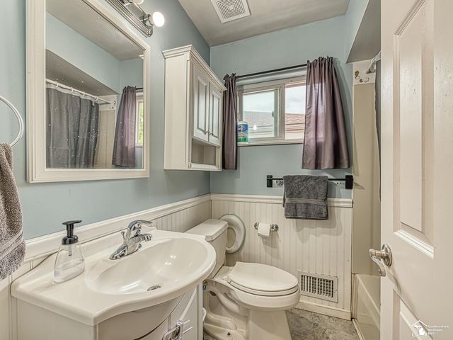 15351 Richmond Street, Southgate, MI 48195