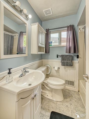 15351 Richmond Street, Southgate, MI 48195