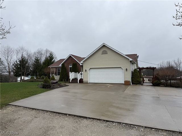 7047 Dial Road SW, Carrollton, OH 44615