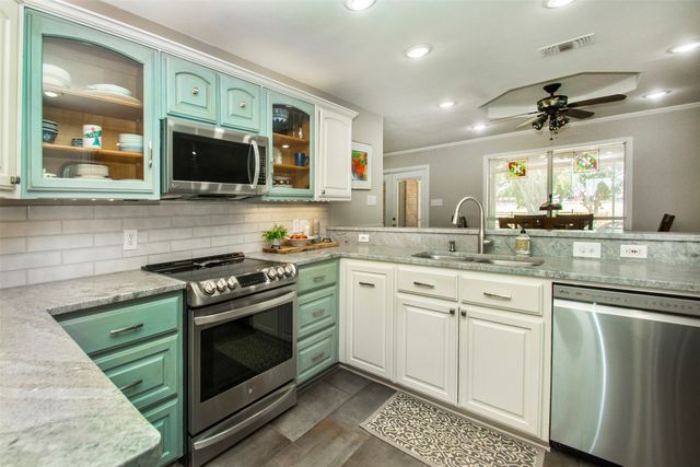 100 Durning Road, Van Alstyne, TX 75495
