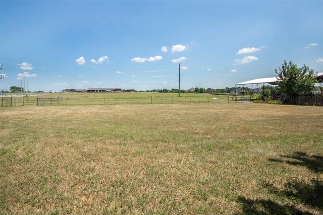 100 Durning Road, Van Alstyne, TX 75495