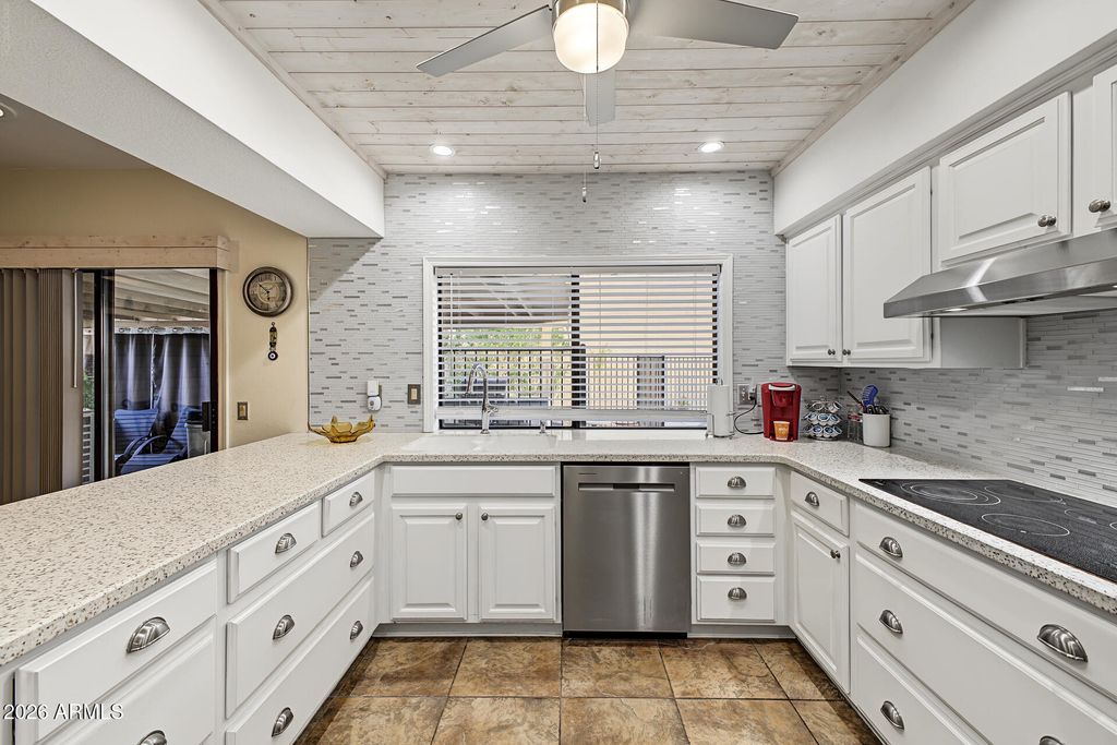 25820 S SADDLETREE Drive, Sun Lakes, AZ 85248 — photo 4