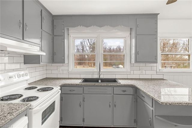 1518 Pearman Street, Reidsville, NC 27320