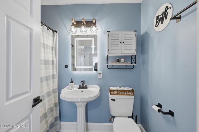 1119 W Colonial Avenue, Elizabeth City, NC 27909