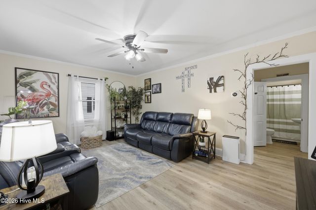 1119 W Colonial Avenue, Elizabeth City, NC 27909