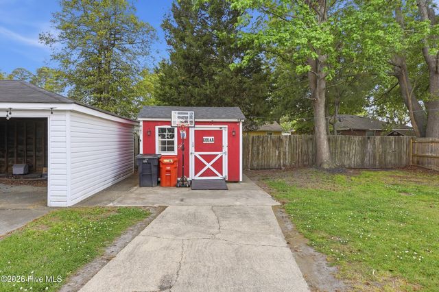 1119 W Colonial Avenue, Elizabeth City, NC 27909