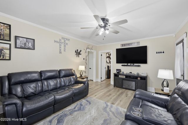 1119 W Colonial Avenue, Elizabeth City, NC 27909