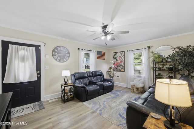 1119 W Colonial Avenue, Elizabeth City, NC 27909