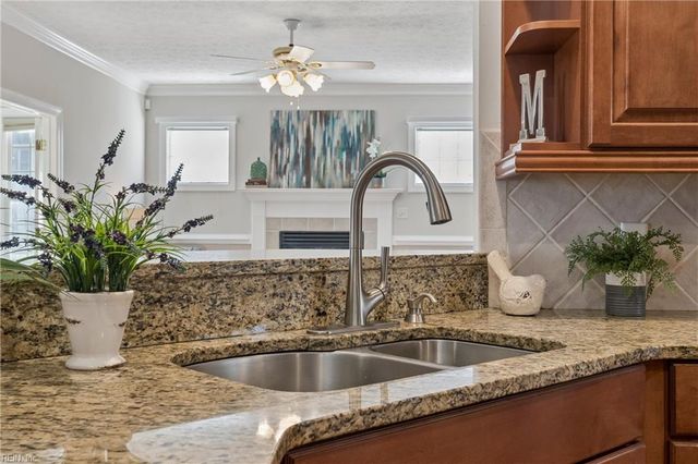 403 Meherrin RN, Yorktown, VA 23693