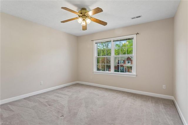 403 Meherrin RN, Yorktown, VA 23693
