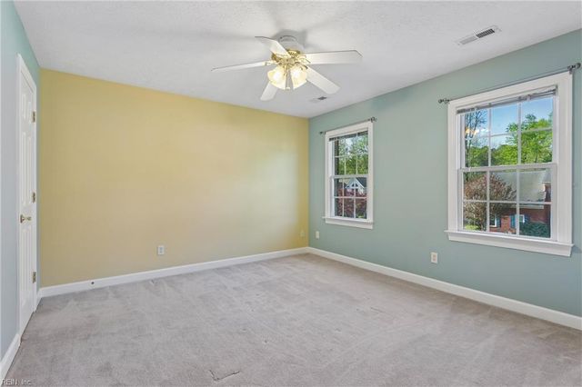403 Meherrin RN, Yorktown, VA 23693