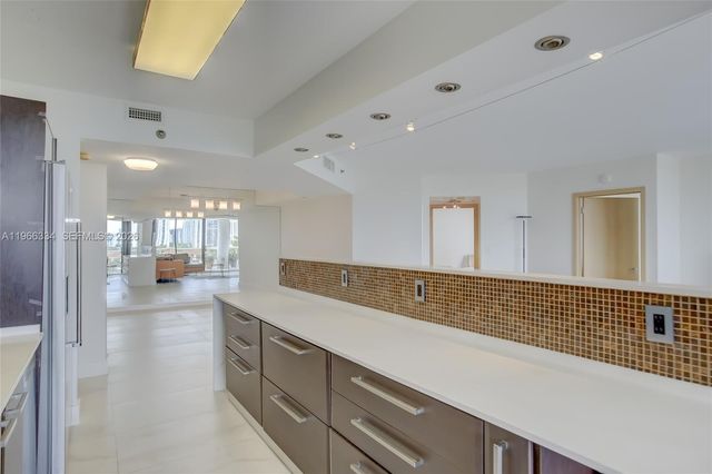 3600 Yacht Club Drive 703, Aventura, FL 33180