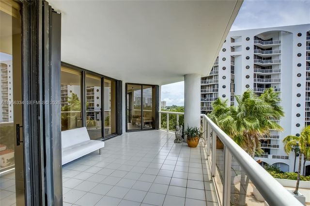 3600 Yacht Club Drive 703, Aventura, FL 33180