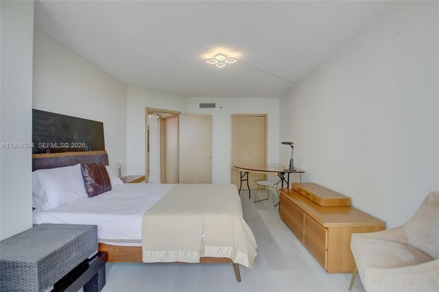3600 Yacht Club Drive 703, Aventura, FL 33180