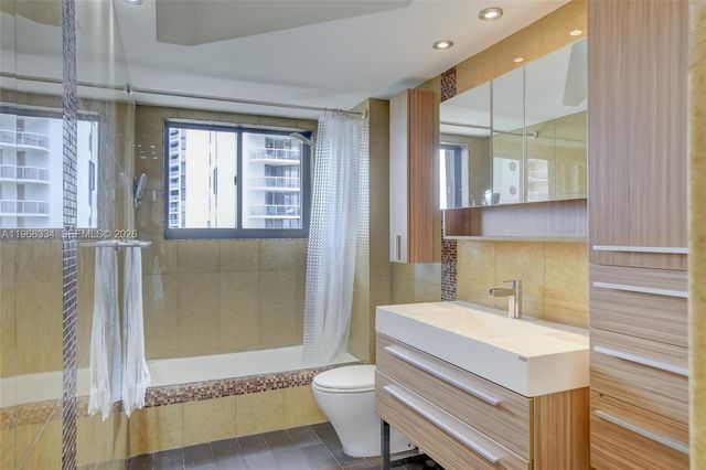 3600 Yacht Club Drive 703, Aventura, FL 33180