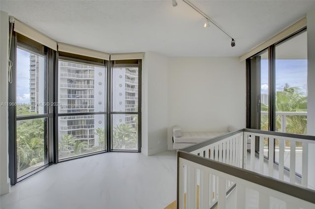 3600 Yacht Club Drive 703, Aventura, FL 33180
