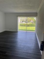 7256 SW 94th Pl A1, Miami, FL 33173
