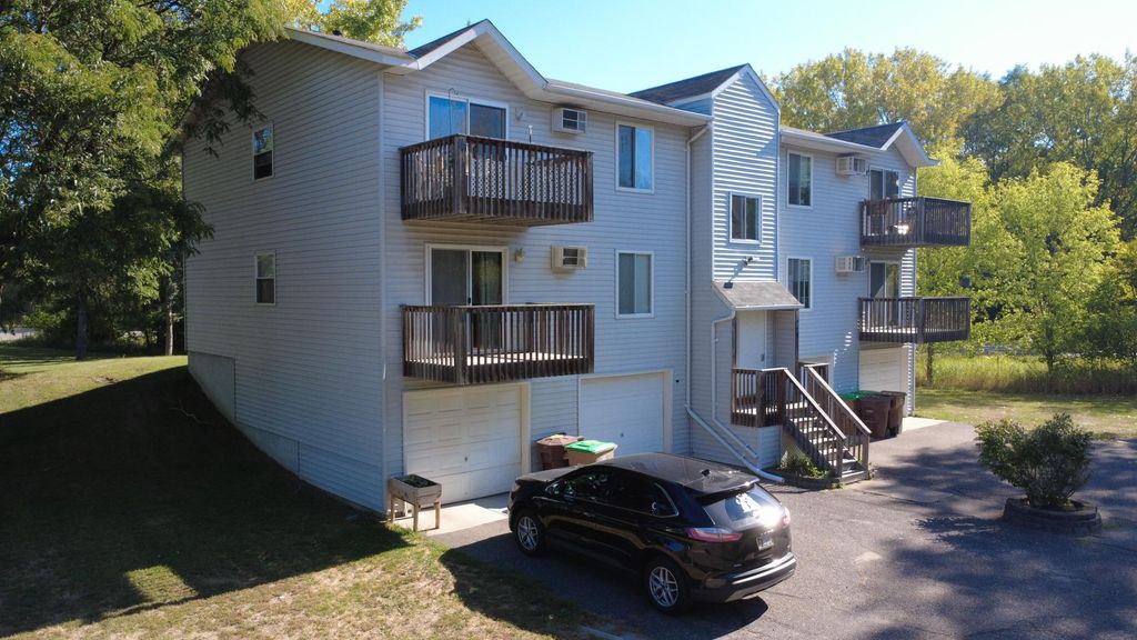 240 Hallam Avenue S, Mahtomedi, MN 55115 — exterior