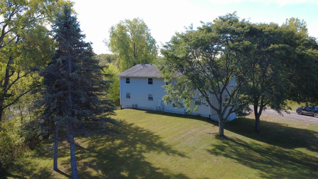 240 Hallam Avenue S, Mahtomedi, MN 55115 — photo 5
