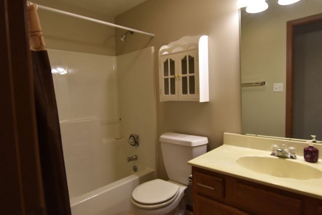 10 Fairway DRIVE, Delmont, PA 15626