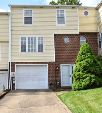 10 Fairway DRIVE, Delmont, PA 15626
