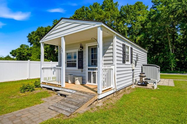 224 Vineyard Lake Circle, Conway, SC 29527