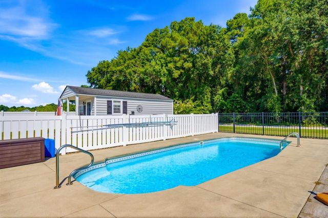 224 Vineyard Lake Circle, Conway, SC 29527