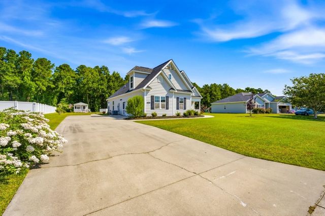 224 Vineyard Lake Circle, Conway, SC 29527