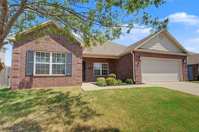 2703 Whispering Woods Court, Lowell, AR 72745