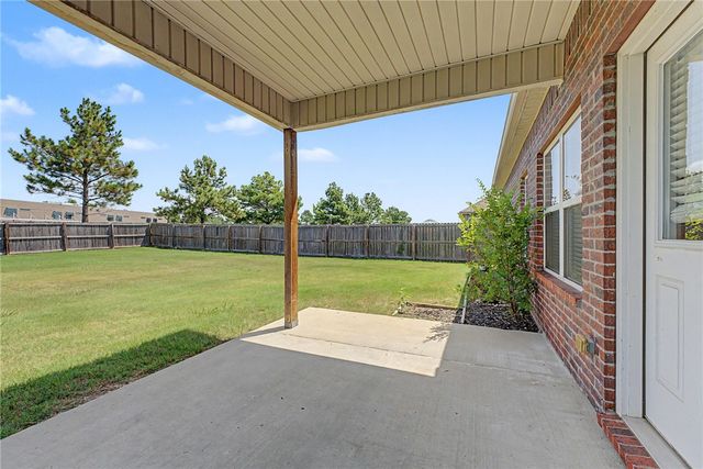 2703 Whispering Woods Court, Lowell, AR 72745
