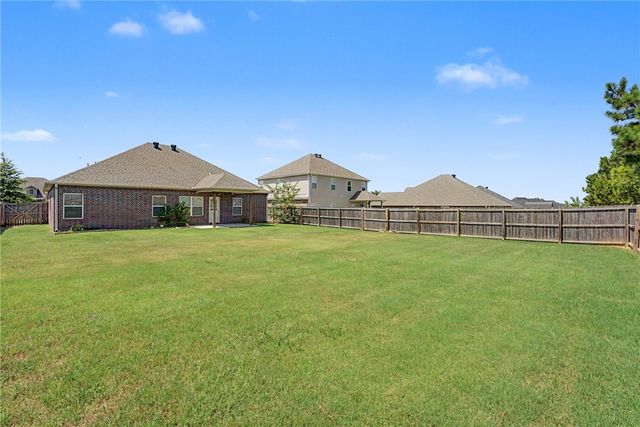 2703 Whispering Woods Court, Lowell, AR 72745