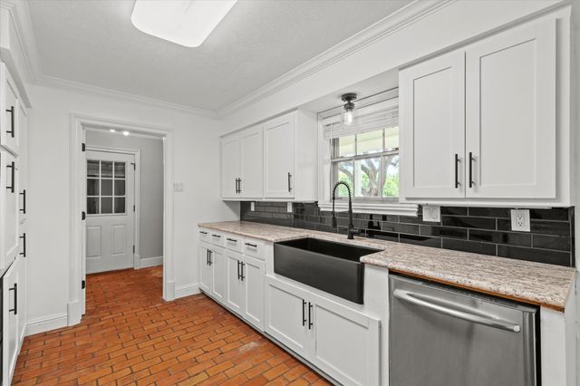 119 Locust Court, Oak Leaf, TX 75154