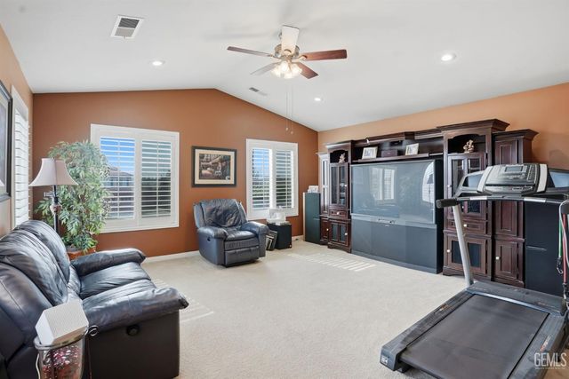 12812 Yankton Court, Bakersfield, CA 93312