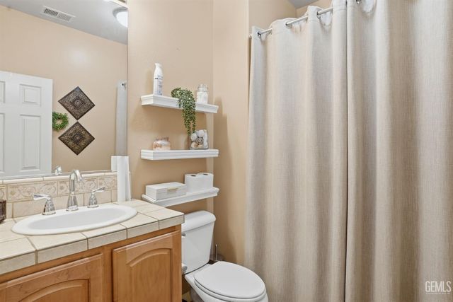 12812 Yankton Court, Bakersfield, CA 93312