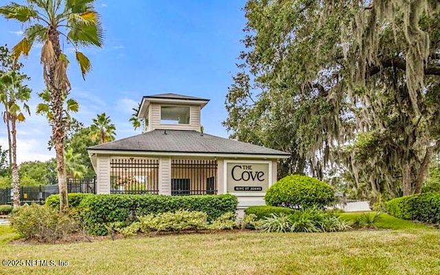 4569 CAPE ELIZABETH Court E, Jacksonville, FL 32277