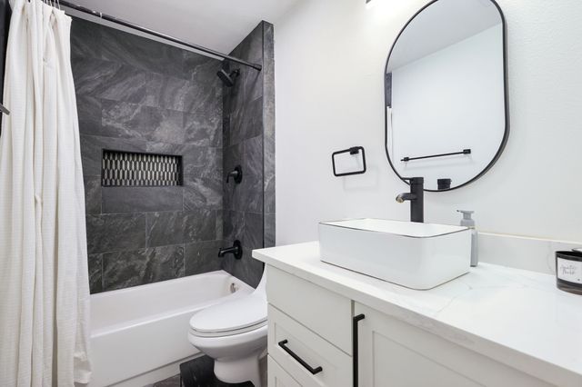 1831 Wintergreen Road, Carrollton, TX 75006