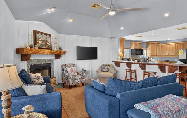 12808 Camino Famoso Road, Galveston, TX 77554