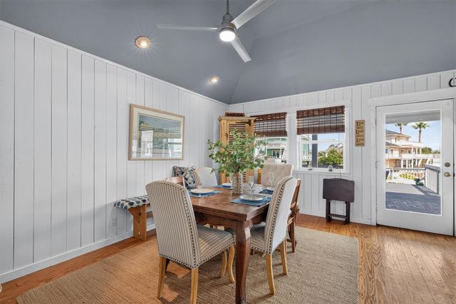 12808 Camino Famoso Road, Galveston, TX 77554