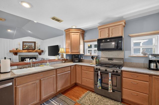 12808 Camino Famoso Road, Galveston, TX 77554