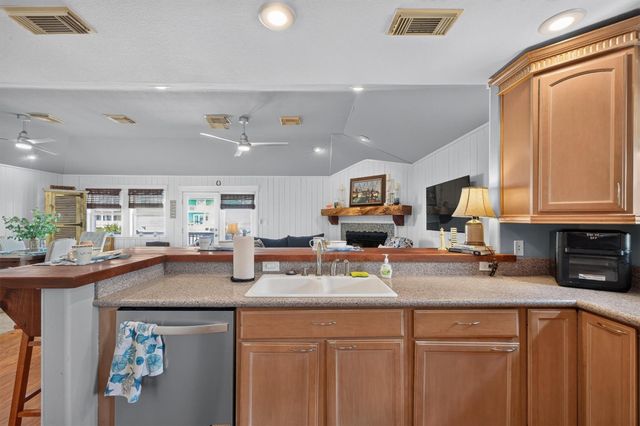 12808 Camino Famoso Road, Galveston, TX 77554