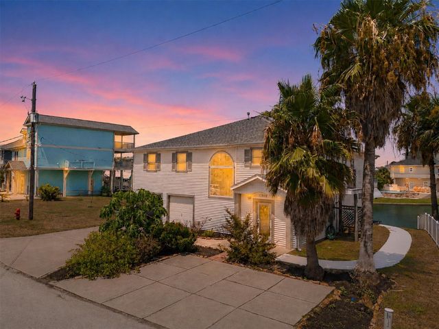 12808 Camino Famoso Road, Galveston, TX 77554