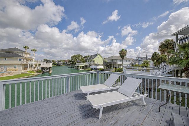 12808 Camino Famoso Road, Galveston, TX 77554