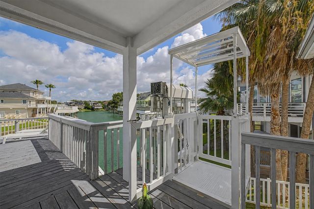 12808 Camino Famoso Road, Galveston, TX 77554